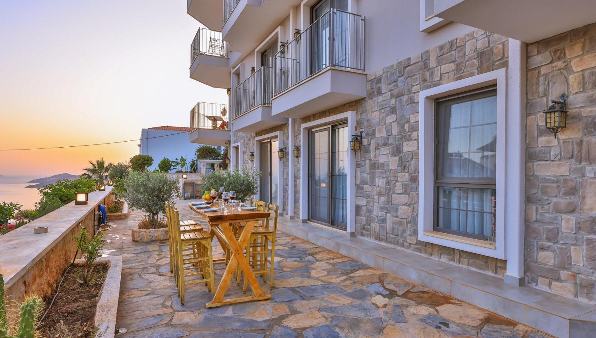 Goekyuezue Suit Apart Kaş Esterno foto