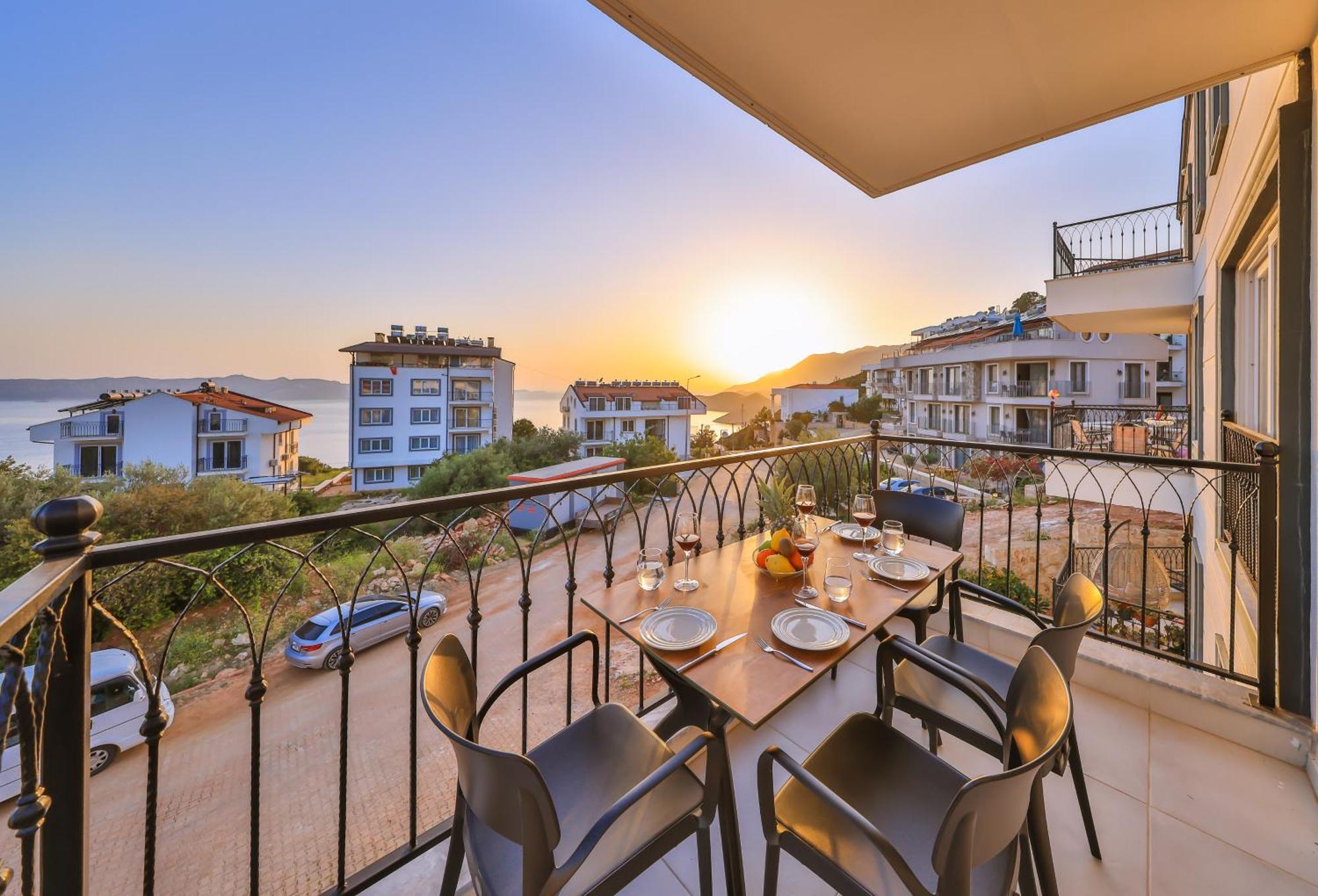 Goekyuezue Suit Apart Kaş Esterno foto