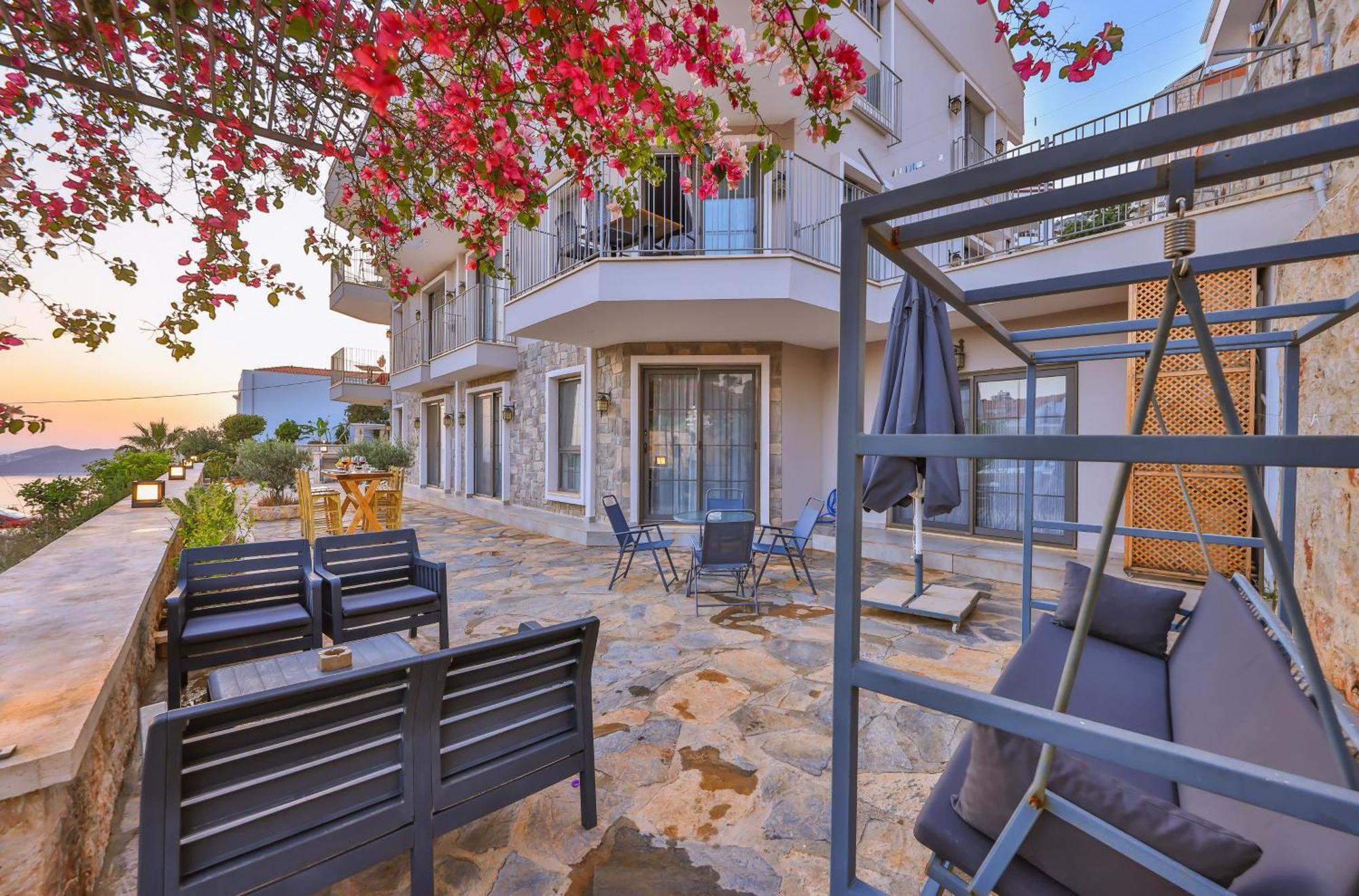 Goekyuezue Suit Apart Kaş Esterno foto