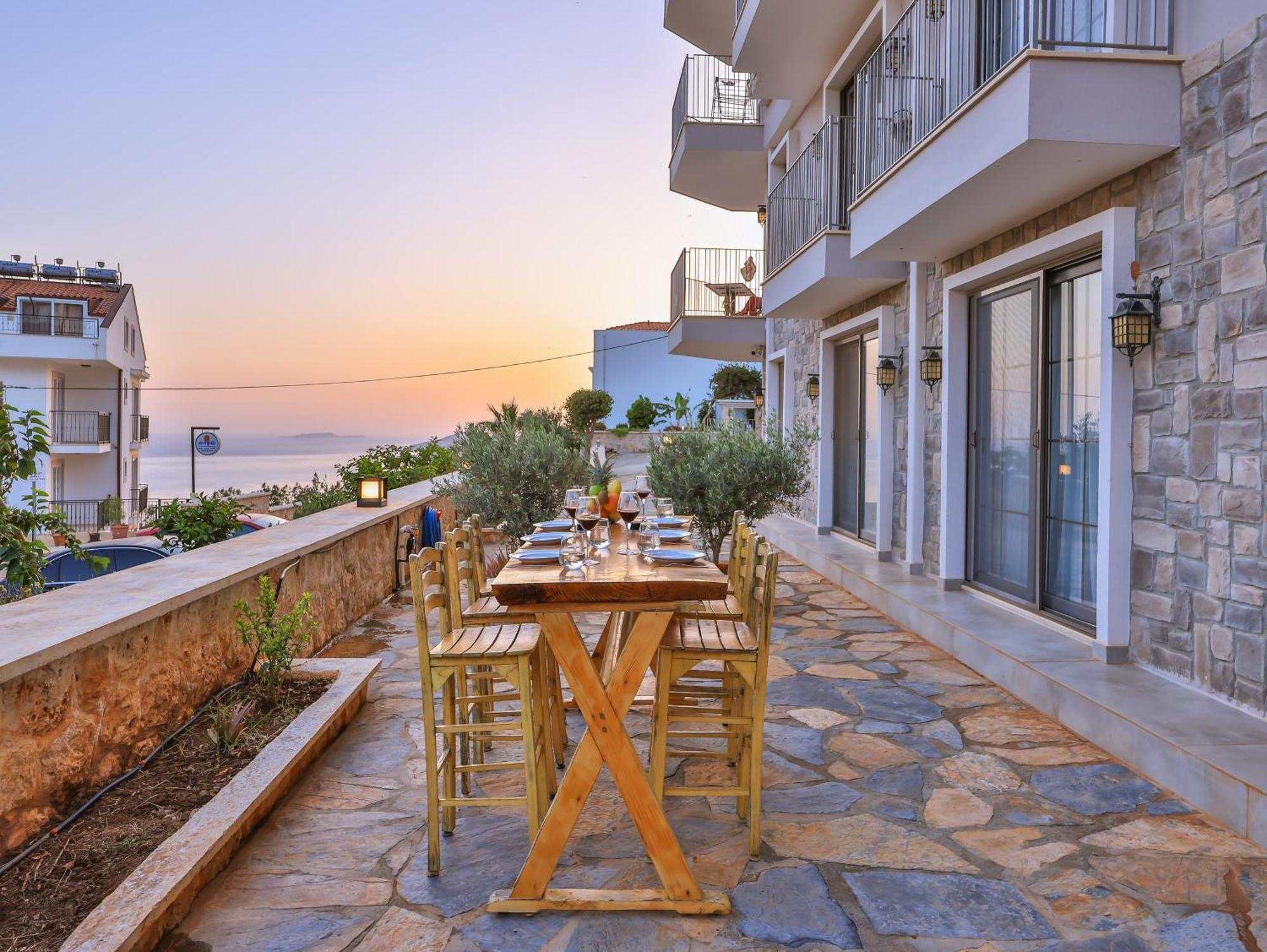 Goekyuezue Suit Apart Kaş Esterno foto